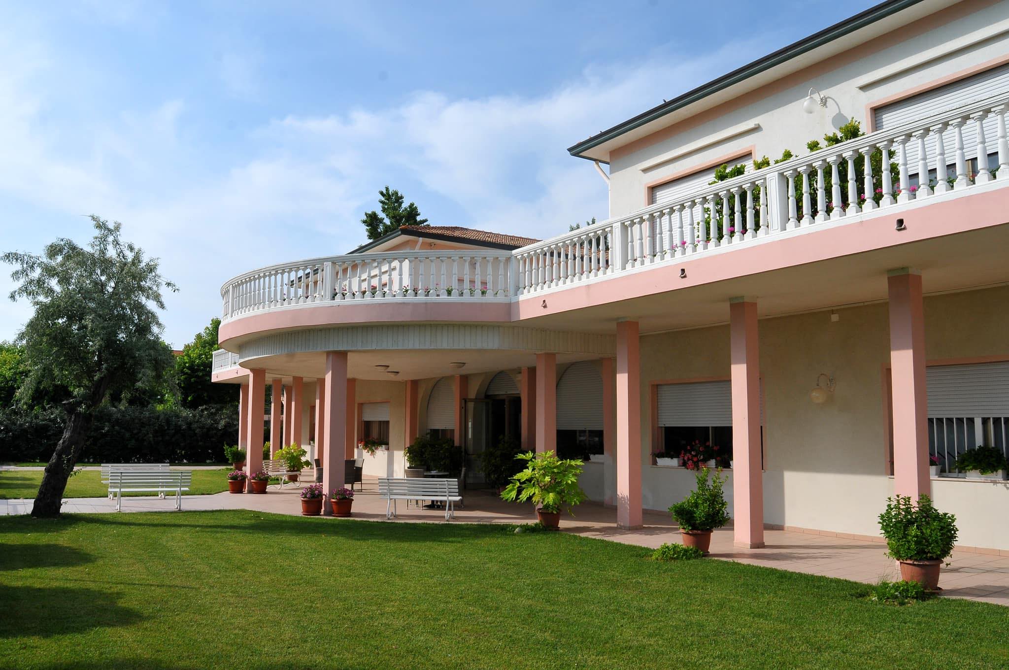 british-village-igea-marina-16
